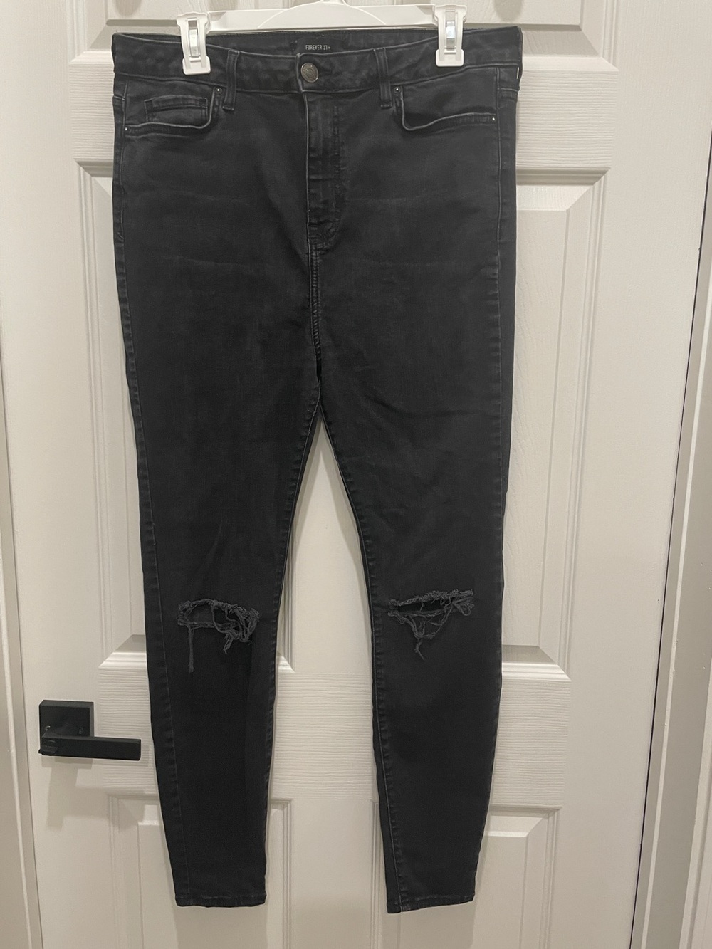 Forever 21 Black Distressed Skinny Jeans - Women